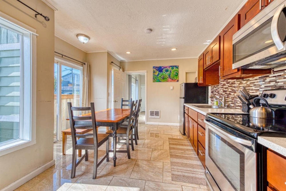 Train Depot Duplex (#1 and #2) Image 30