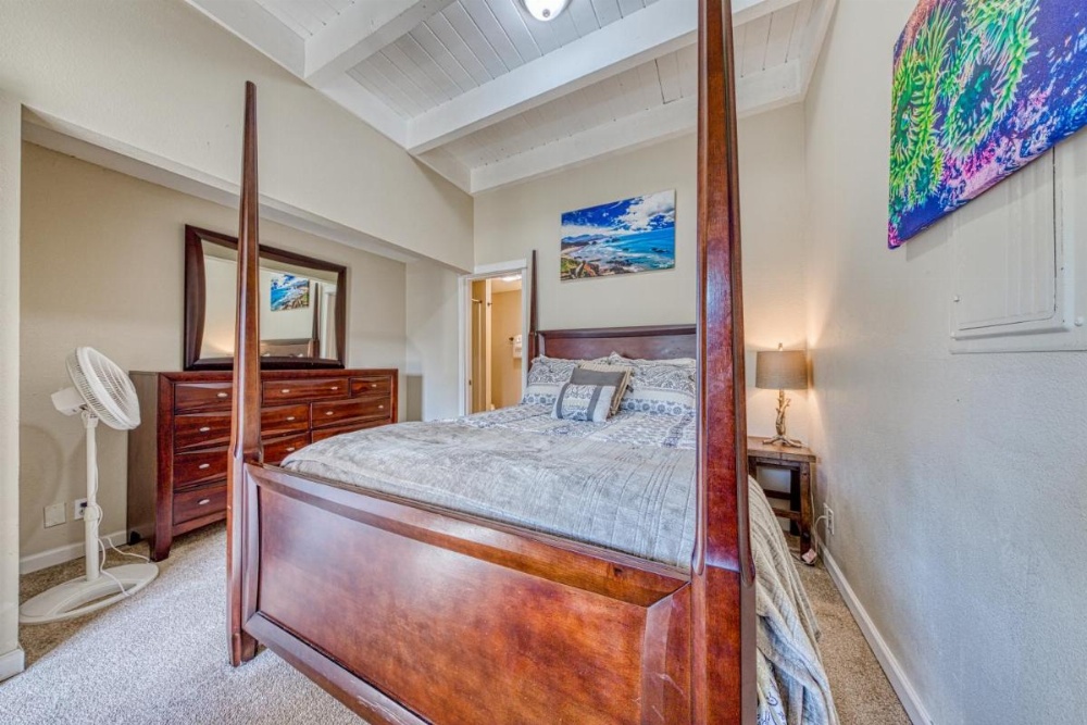 Train Depot Duplex (#1 and #2) Image 35