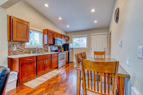 Train Depot Duplex (#1 and #2) image 9